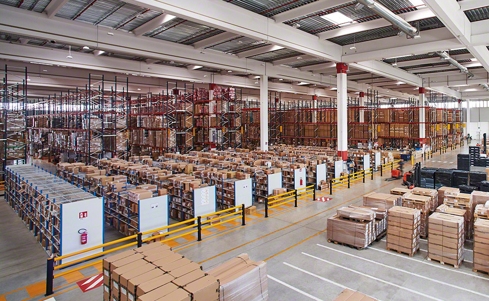 El almacén de Decathlon en Basiano con capacidad para 14.234 paletas